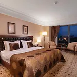 Crowne Plaza By Ihg 5*