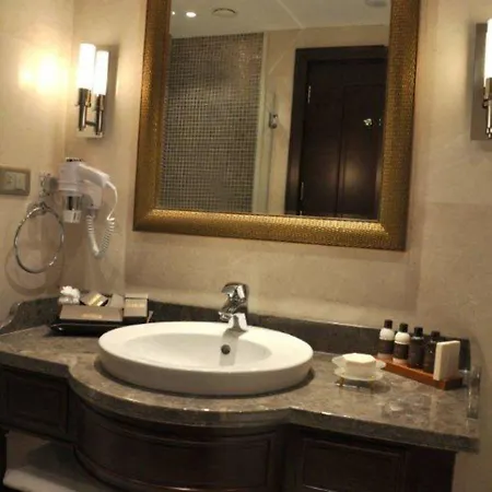 Crowne Plaza By Ihg Hotell Istanbul