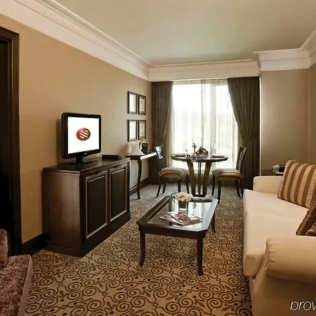 Crowne Plaza By Ihg Отель 5*