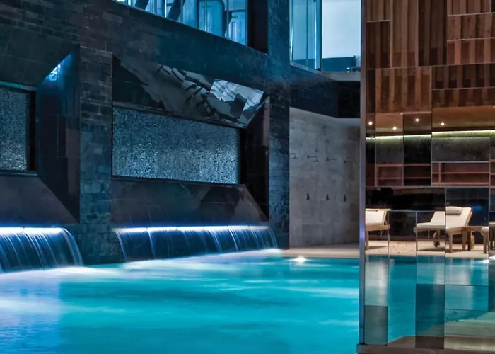 Crowne Plaza By Ihg Hotel