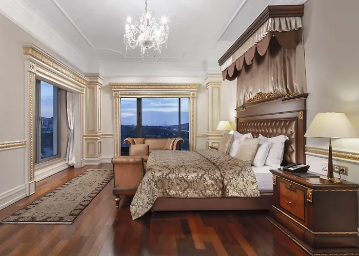 Crowne Plaza By Ihg Hotel 5*