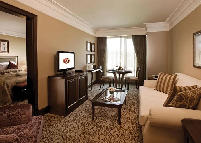Crowne Plaza By Ihg Hotel 5*