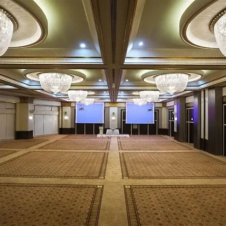 伊斯坦布尔亚洲皇冠假日酒店 5* 伊斯坦布尔