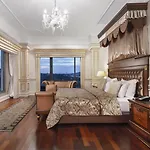 Crowne Plaza By Ihg Hotel 5*