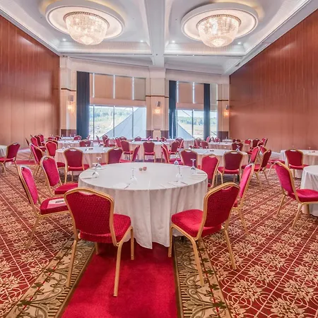 Crowne Plaza By Ihg Szálloda