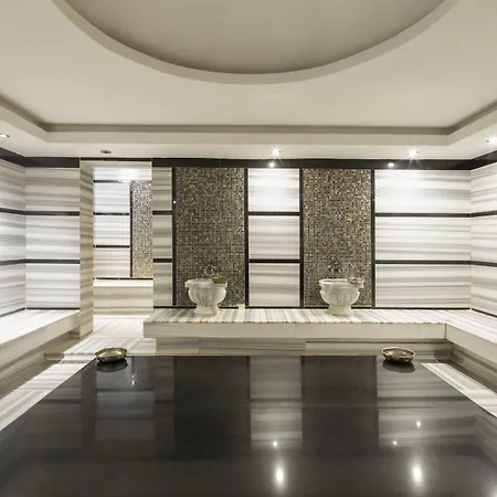 Crowne Plaza By Ihg Szálloda