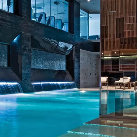 Crowne Plaza By Ihg Szálloda